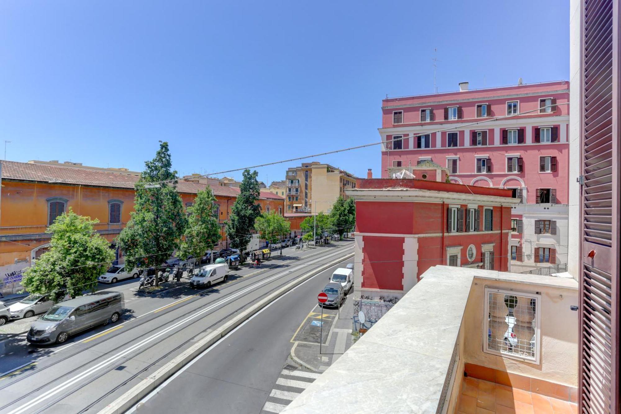 Apartment Colosseo Family Art 3bdr - And